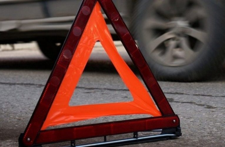 У Бєлгородській області РФ легковий автомобіль врізався в БТР із військовими