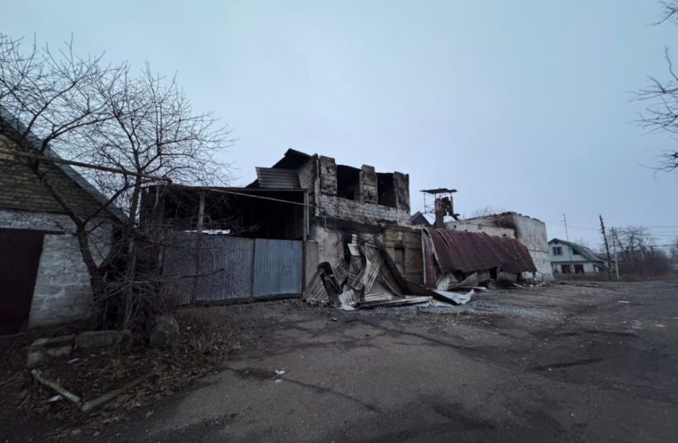 РФ за добу 7 разів обстріляла Донеччину: пошкоджено десятки будинків, ЛЕП та газогін