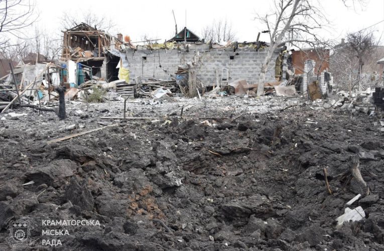 В Краматорську окупанти внаслідок обстрілу пошкодили 40 будинків, зруйнували — щонайменше один