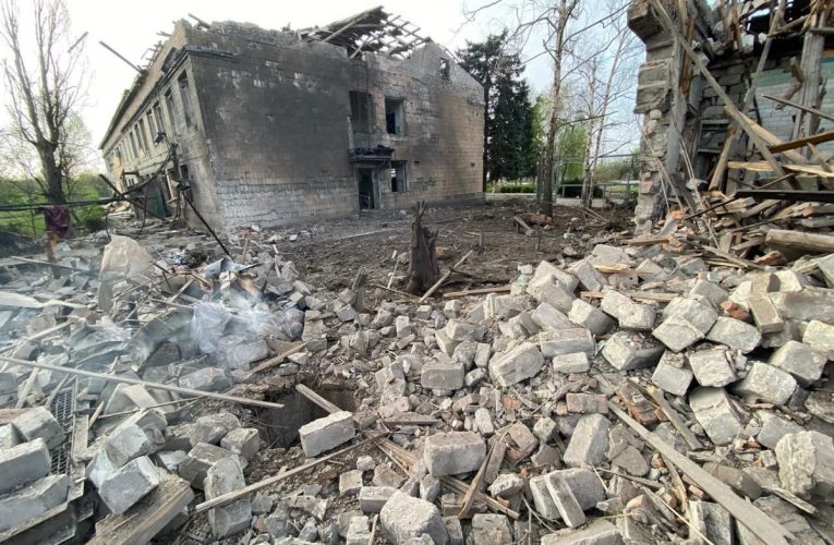 За добу росіяни понад тридцять разів обстріляли населені пункти Донецької області: поранено людину