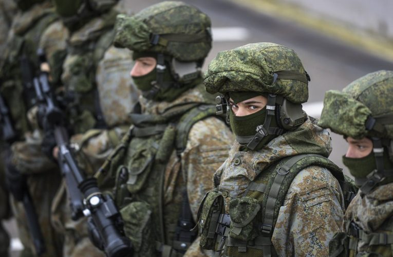 У Торецьку та Часовому Яру російські військові змушують жителів перевозити тіла загиблих окупантів – ЗСУ