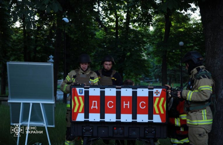 Троє рятувальників загинули під час ліквідації ударів РФ у Києві