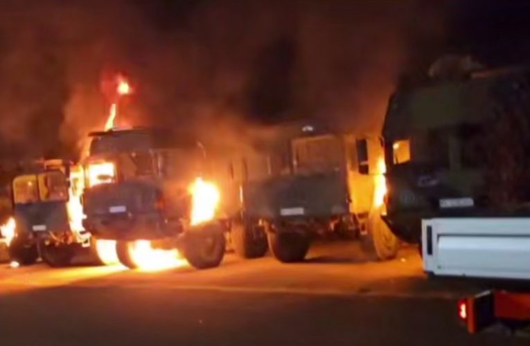 У Німеччині підпалили військові вантажівки із символікою Бундесверу