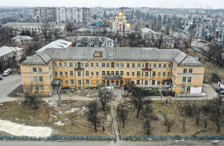 Кількість працівників у Добропільській лікарні скорочується через російські удари
