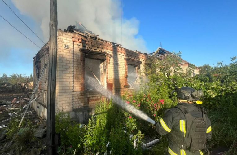 Російські окупанти скинули авіабомбу на Костянтинівку: поранено двох людей